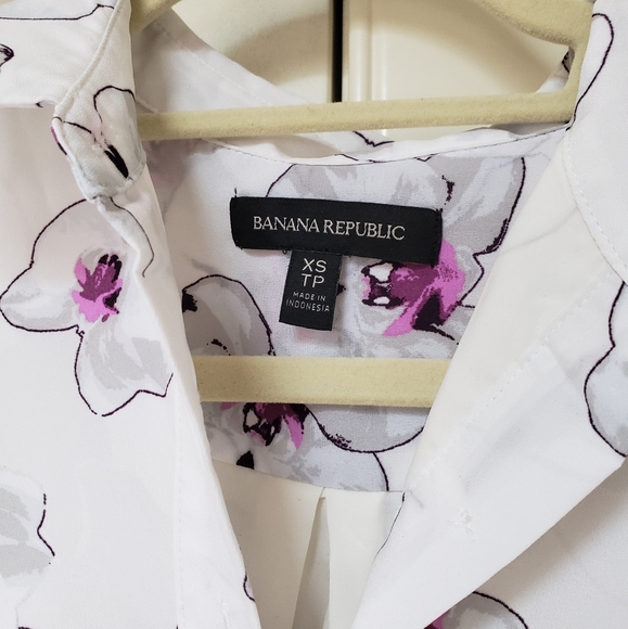 Beautiful dress - Picture 2 of 3